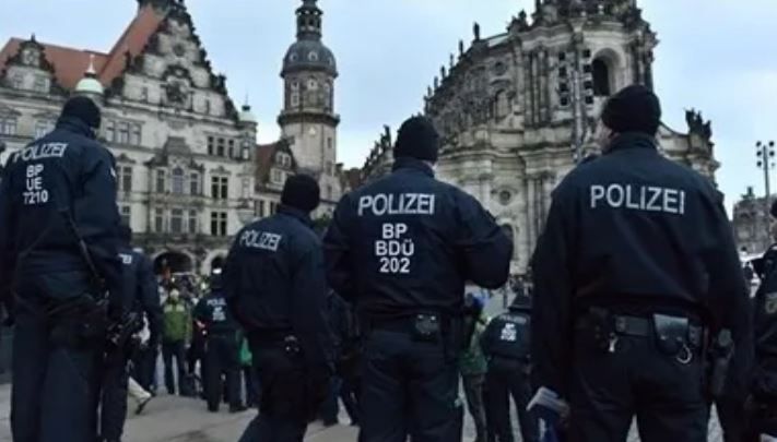 الامارات | وفاة سائق عقب اصطدام سيارته بمبنى روضة أطفال