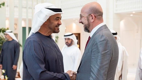 رئيس الدولة يبحث مع رئيس المجلس الأوروبي سبل تعزيز العلاقات بين الإمارات والاتحاد الأوروبي والتطورات في المنطقة
