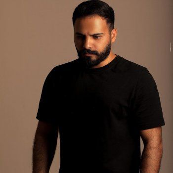 خاص- أنطوان مسعد يكشف سبب نجاح أغانيه ويتحدث عن علاقته العاطفية الصعبة.. وهذا رأيه في تلقيبه بـ"شبيه جوزيف عطية"