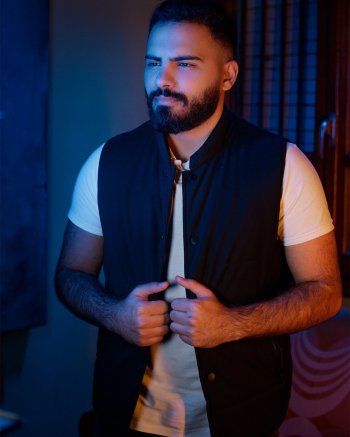 خاص- أنطوان مسعد يكشف سبب نجاح أغانيه ويتحدث عن علاقته العاطفية الصعبة.. وهذا رأيه في تلقيبه بـ"شبيه جوزيف عطية"