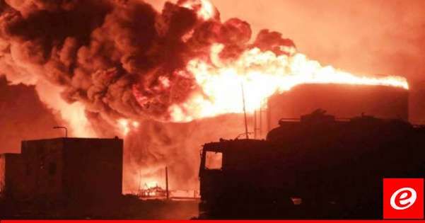 4 انفجارات ضخمة تهز مدينة عدن وأنباء عن سقوط قتلى وجرحى