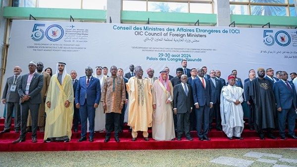 شخبوط بن نهيان يحضر اجتماع مجلس وزراء خارجية منظمة التعاون الإسلامي