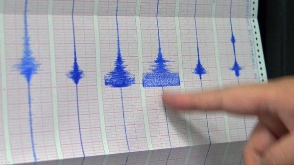 زلزال يهز شرقي إندونيسيا