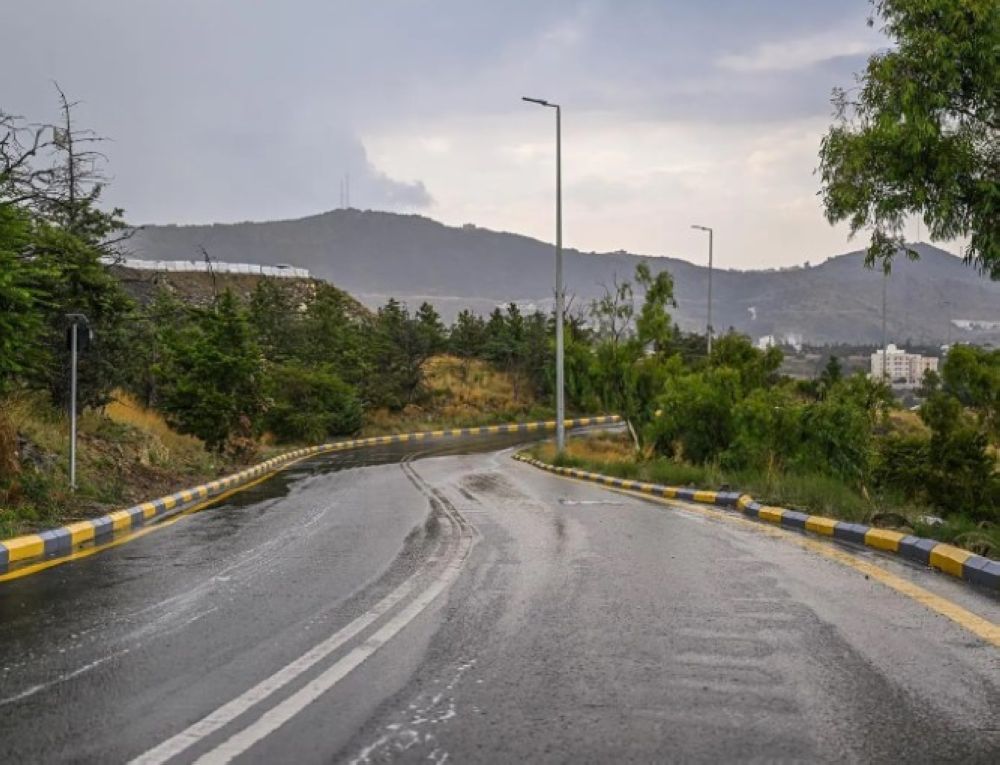 أمطار غزيرة على الباحة وجازان