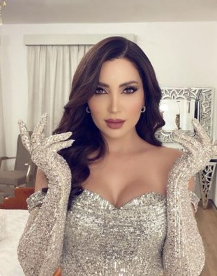 نسرين طافش تستعرض جسدها بإطلالة صادمة والجمهور مذهول