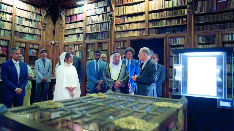 الامارات | حاكم الشارقة يزور مكتبة الأمبروزيانا الإيطالية التاريخية