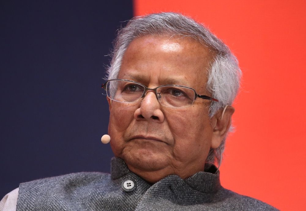 بنجلاديش.. رئيس الحكومة المؤقتة يبدأ مشاورات لوضع خارطة طريق سياسية