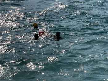 الدفاع المدني: العثور على جثة الغريق في عمشيت وتحذير من ارتياد الشاطىء بسبب ارتفاع الأمواج