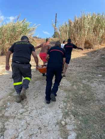 الدفاع المدني: العثور على جثة الغريق في عمشيت وتحذير من ارتياد الشاطىء بسبب ارتفاع الأمواج