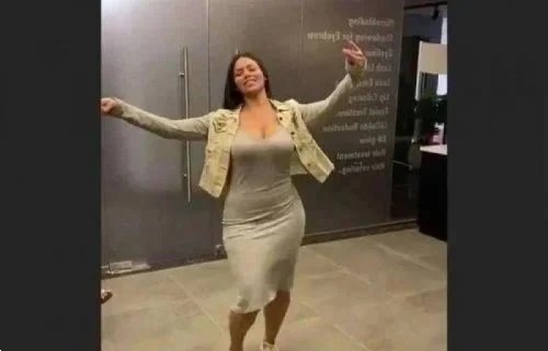 خلعت جميع ملابسها ونزلت البحر.. شاهد الراقصة لورديانا بفيديو فاضح وغير مسبوق والجمهور مصدوم من جمال جسمها