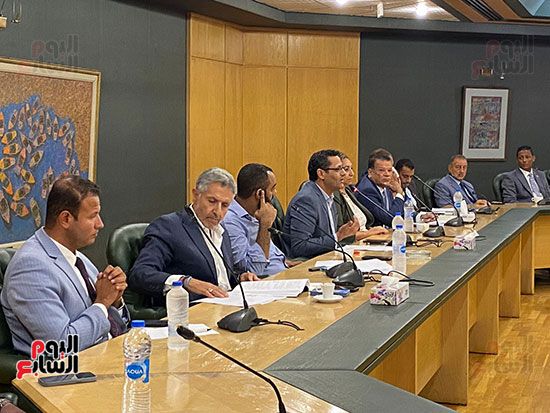 نقيب الصحفيين: حذف مادة حظر نشر الأخبار عن وقائع الجلسات خطوة إيجابية.. صور