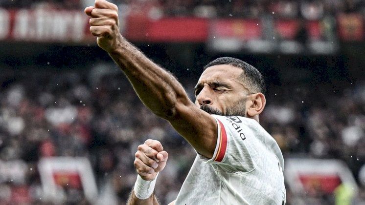 ليفربول "يعذب الشياطين" بثلاثية مصرية كولومبية