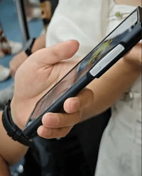 تكنولوجيا: صور حية لهاتف Oppo المرتقب Oppo Find X8