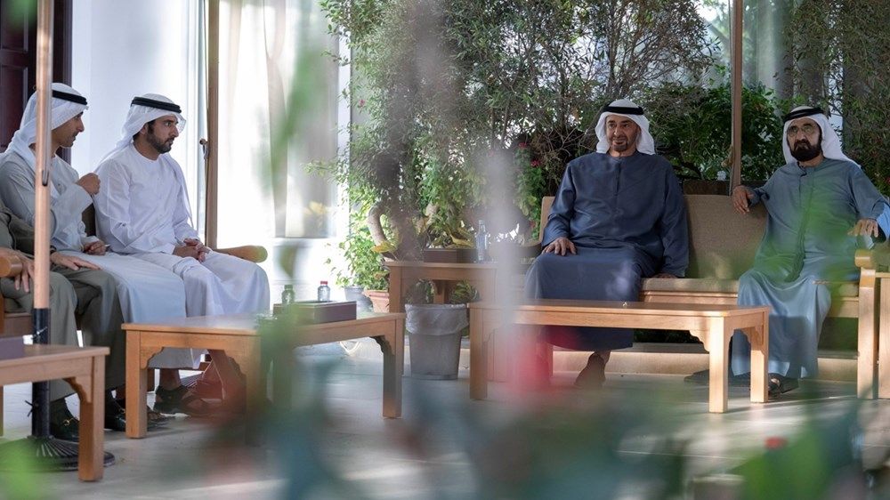 رئيس الدولة ومحمد بن راشد يناقشان توجهات وطنية جديدة
