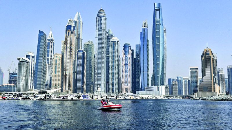 الامارات | رحلات القارب السريع.. مغامرات مائية وسط معالم دبي