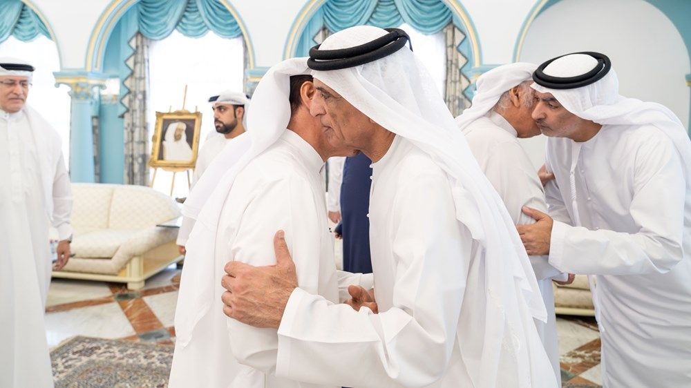 سعود بن صقر يعزي في وفاة موزة محمد الموسى