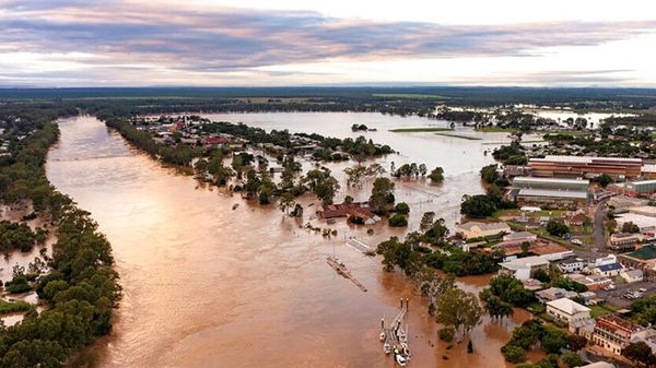 أمطار غزيرة ورياح مدمرة تقطع الكهرباء عن الآلاف في أستراليا