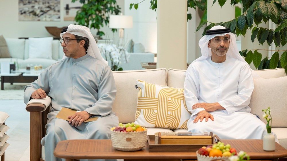 رئيس الدولة يستقبل وزير الخارجية الكويتي