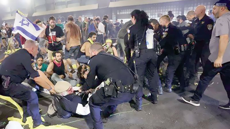 خريف الغضب يجتاح إسرائيل.. ومئات الآلآف يطالبون بوقف الحرب