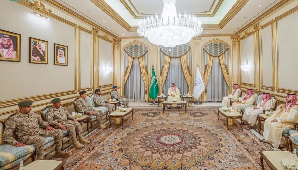 بمناسبة صدور الأمر الملكي.. وزير الدفاع يقلد أصحاب المعالي رتبهم الجديدة