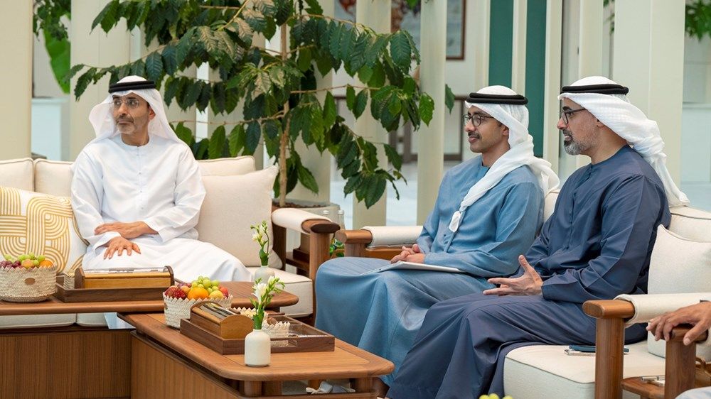 رئيس الدولة يستقبل وزير الخارجية الكويتي