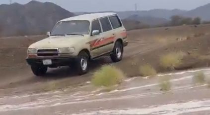 أمطار جدة قد تستمر لما بعد منتصف الليل