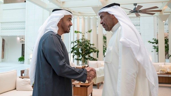 رئيس الدولة يستقبل وزير الخارجية الكويتي