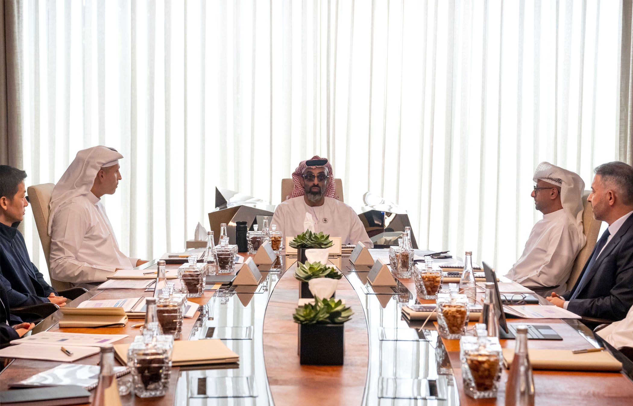 الامارات | طحنون بن زايد يترأس الاجتماع الثاني لمجلس إدارة شركة "إم جي إكس"