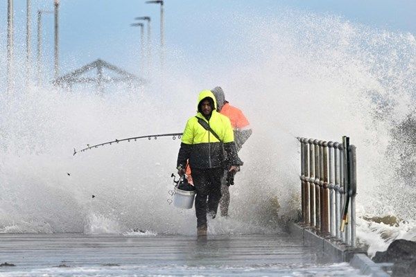 عواصف عاتية تضرب أستراليا