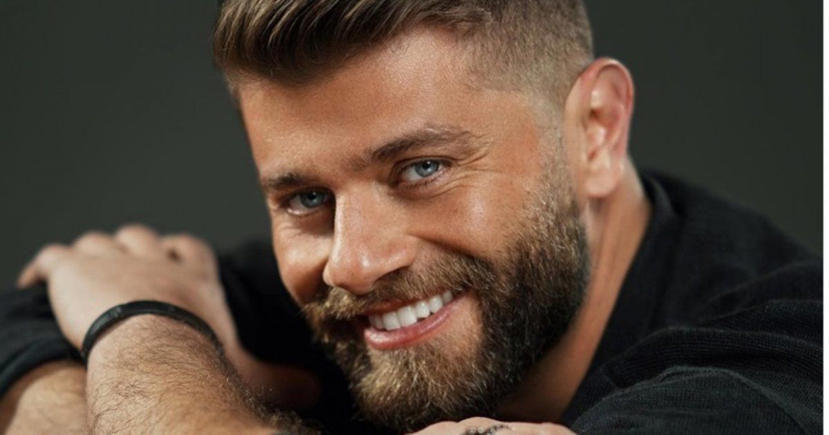 خاص - ربيع بارود يكشف سر أغنيته " الحب عم يربح " والفيديو الذي ظهر فيه مع إحدى معجباته