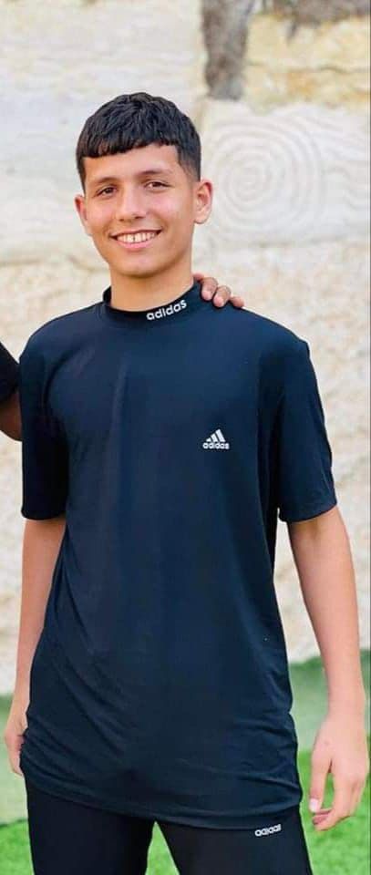 استشهاد طفل برصاص قناصة الاحتلال في الرأس وإصابة والده