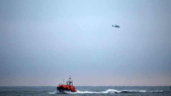 مقتل 10 مهاجرين جراء غرق مركب في قناة المانش