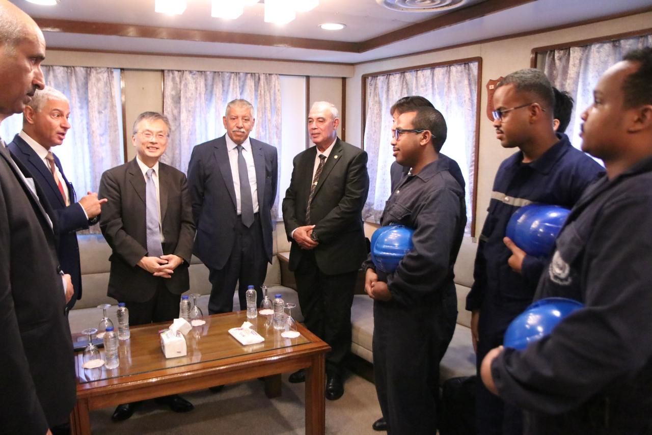 حرصا من اليابان على التعاون مع الدول الافريقية السفير أوكا هيروشى يزور السفينة "عايدة ٤"