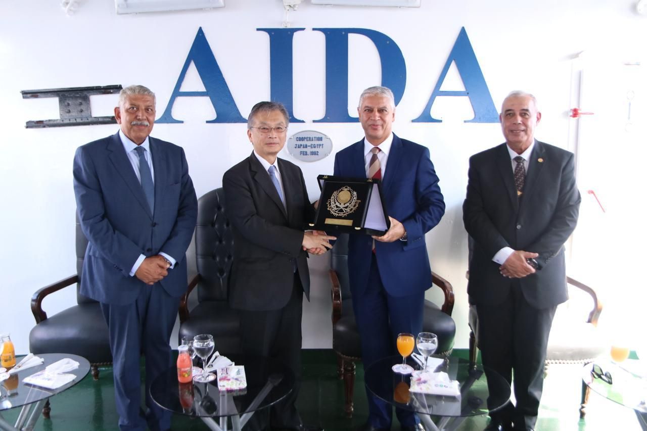 حرصا من اليابان على التعاون مع الدول الافريقية السفير أوكا هيروشى يزور السفينة "عايدة ٤"