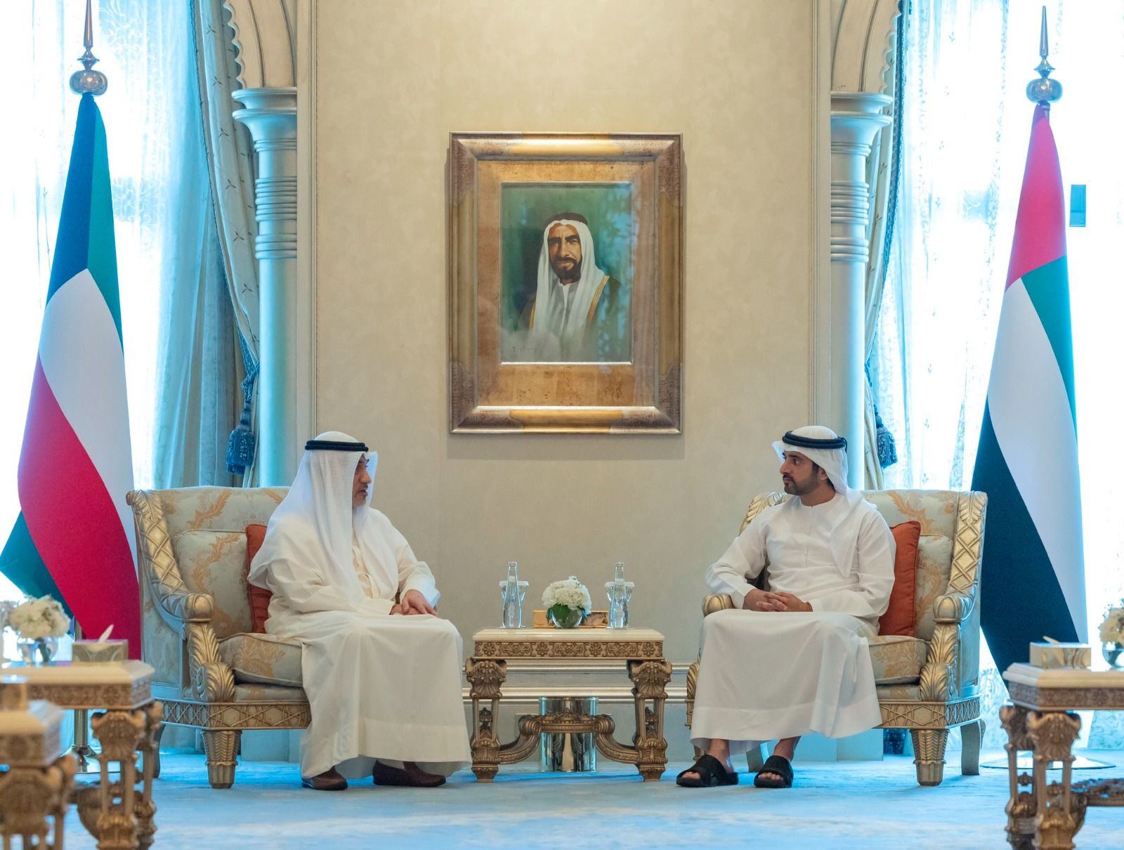 الخليج اليوم .. حمدان بن محمد ووزير الدفاع الكويتي يبحثان العلاقات الثنائية وسبل تطويرها