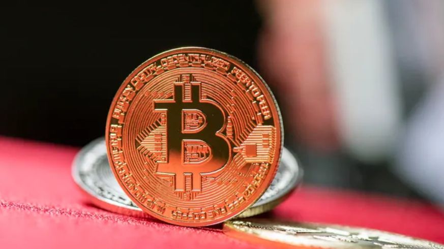 ماهي الأسباب وراء تعثر البيتكوين في تحقيق مستوى قياسي جديد؟