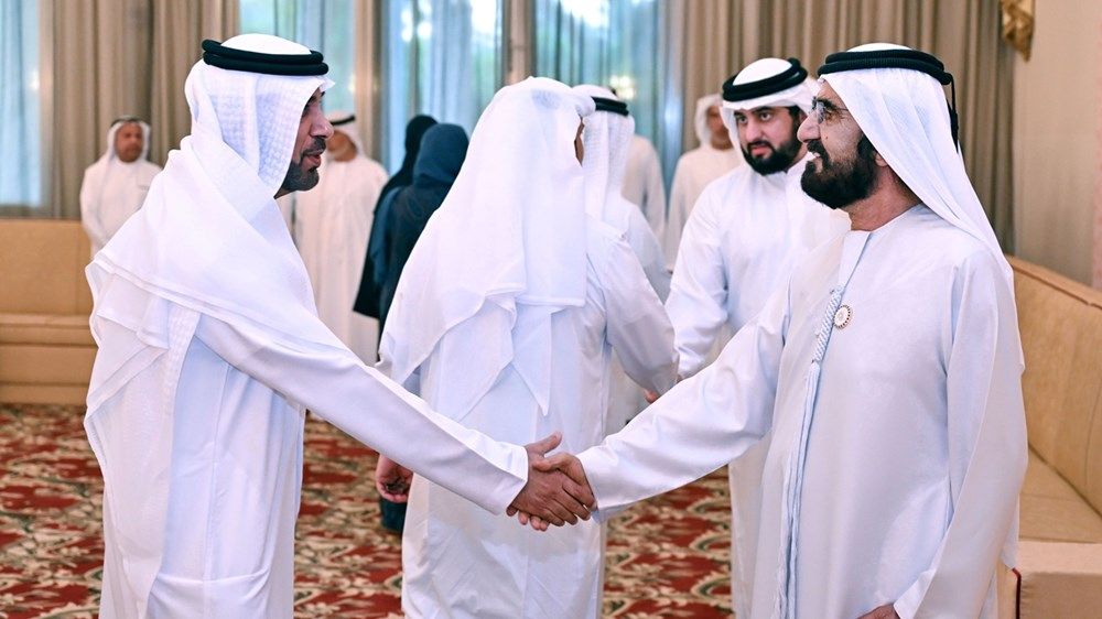 محمد بن راشد يلتقي الرئيس والمدير التنفيذي لشركة «نيسان» العالمية