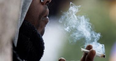 القانون يواجه تعاطى المخدرات والإتجار فيها بعقوبات صارمة.. تصل للإعدام