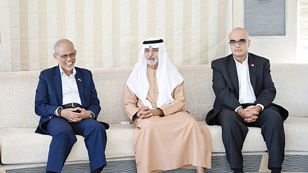 نهيان بن مبارك يبحث مع وفد سنغافوري تعزيز قيم التسامح والتعايش عالمياً
