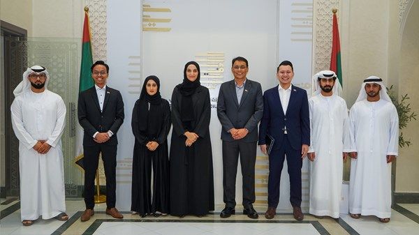 أمين عام «الإمارات للإفتاء الشرعي» يستقبل وفداً سنغافورياً