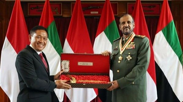 إندونيسيا تمنح قائد العمليات المشتركة وسام «دارما يودها للدفاع»