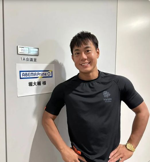 الامارات | رجل أعمال ياباني ينام 30 دقيقة فقط يوميًا لمدة 12 عامًا