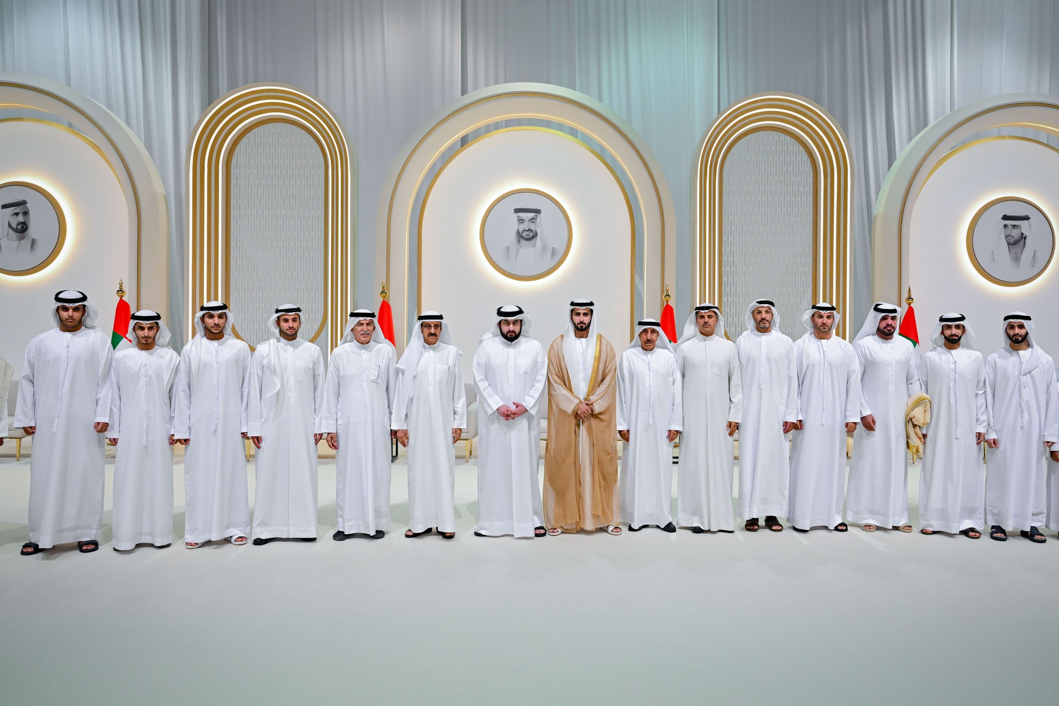 الامارات | أحمد بن محمد بن راشد يحضر أفراح الكندي والغرير
