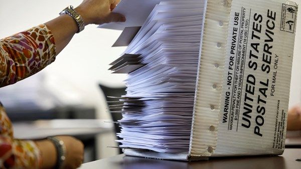 بدء التصويت بالبريد في انتخابات الرئاسة الأميركية