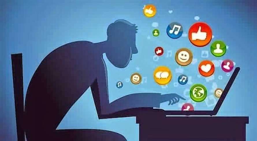 الامارات | وزير مغربي يتعهد بضبط محتويات "تيك توك" و"يوتيوب" .. ويُهدد بالسجن