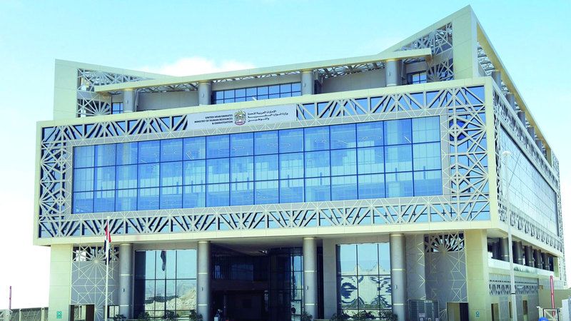 الامارات | «الموارد البشرية»: التحقيق شرط لتوقيع العقوبة على العامل
