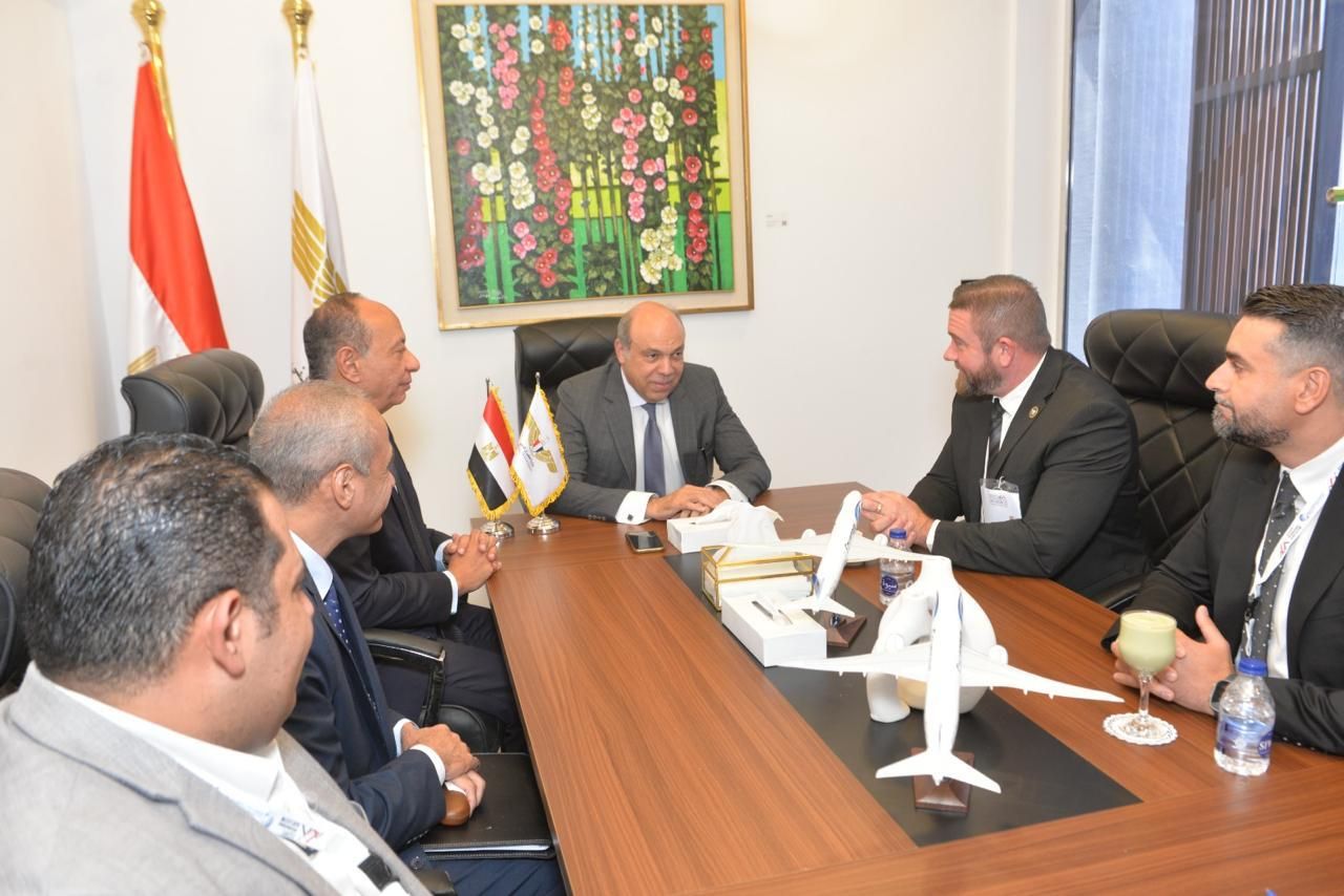 وزير الطيران يلتقى وفدا من إدارة أمن النقل الأمريكية (TSA)