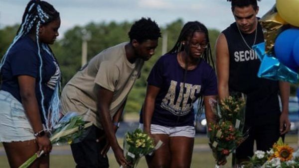 القبض على والد المتهم في حادث إطلاق النار بمدرسة جورجيا بتهمة القتل