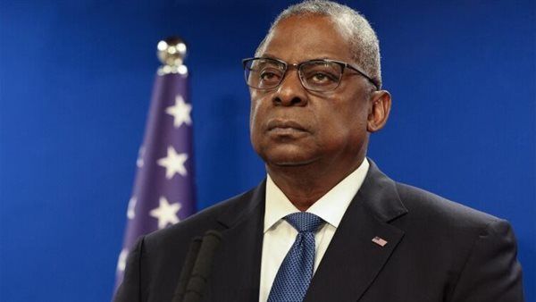 وزير الدفاع الأمريكي: القوات الأوكرانية تبلي بلاءً حسنًا لكنها تواجه صعوبات