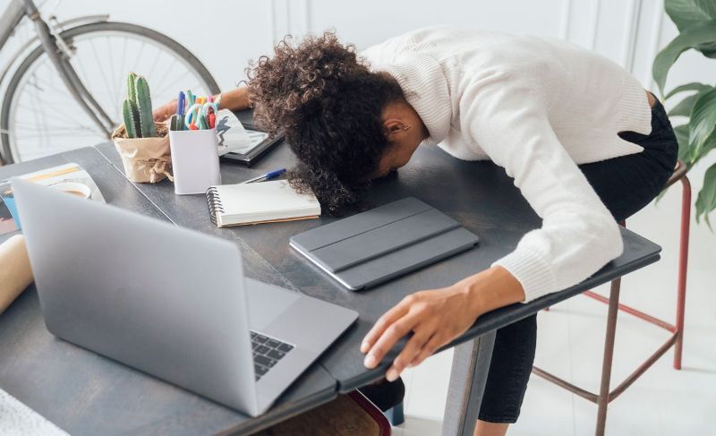 الامارات | الأكثر إرهاقاً .. 5 وظائف تستنزف طاقتك